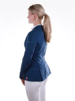 Animo Riding Jacket Ladies Lud Oltremare 7 Animo Riding Jacket Ladies Lud Oltremare -Equestrian Supplies Store 20230606153733 IMG 3247